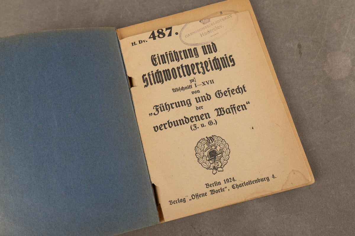 WW1/WW2 Tysk Wehrmacht "Führung und Gefecht der verbundenen Waffen" Lommebog/Uddannelsesbog. Original.