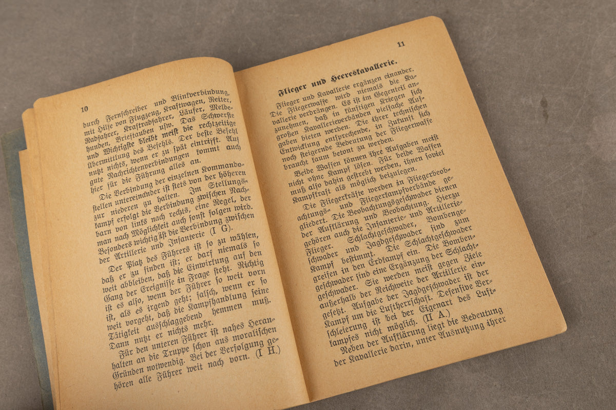 WW1/WW2 Tysk Wehrmacht "Führung und Gefecht der verbundenen Waffen" Lommebog/Uddannelsesbog. Original.