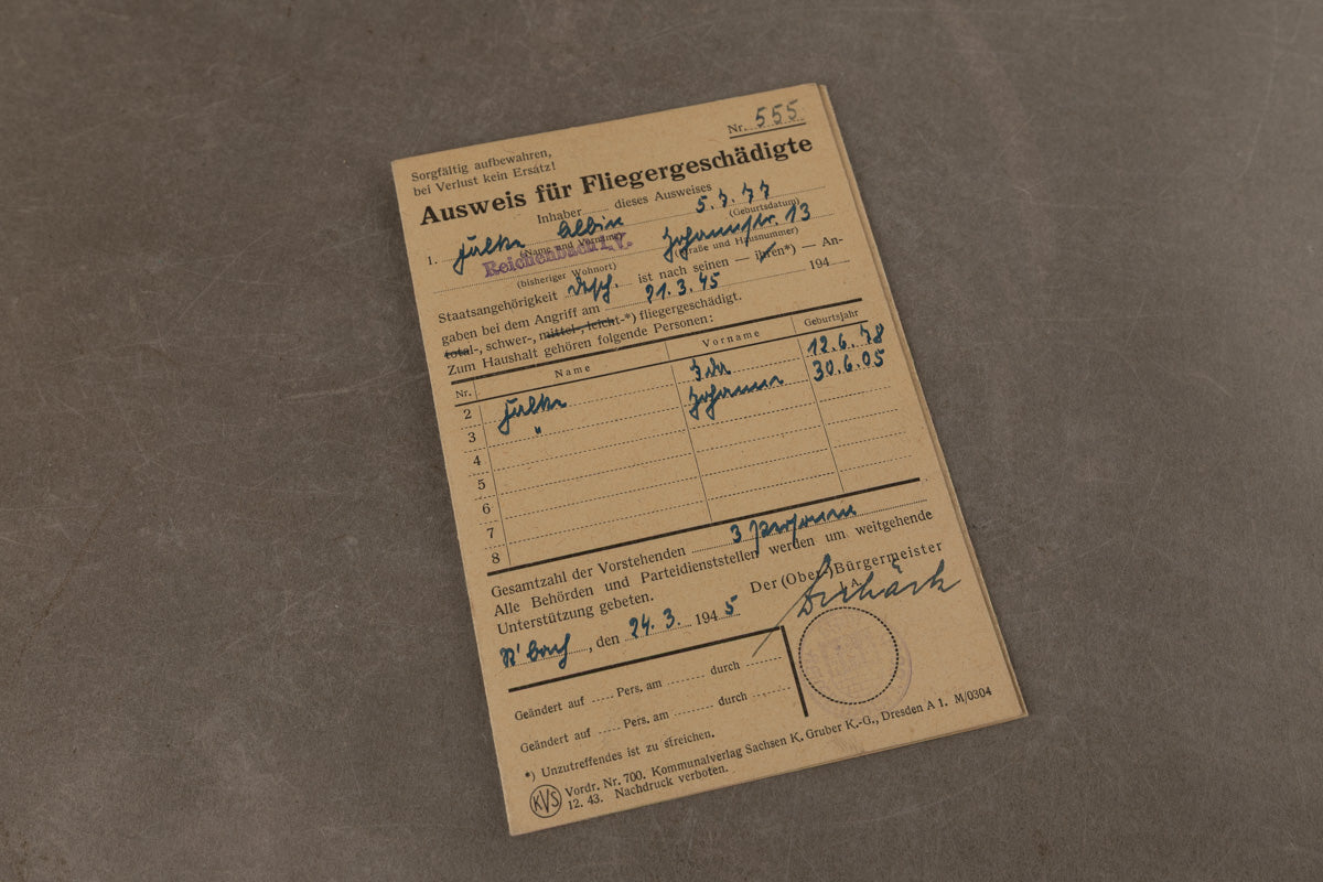 WW2 Tysk "Ausweis für Fliegergeschädigte". Original.