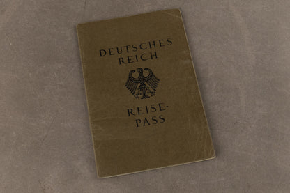 WW2 Tysk "Deutsches Reich Reisepass". Original.