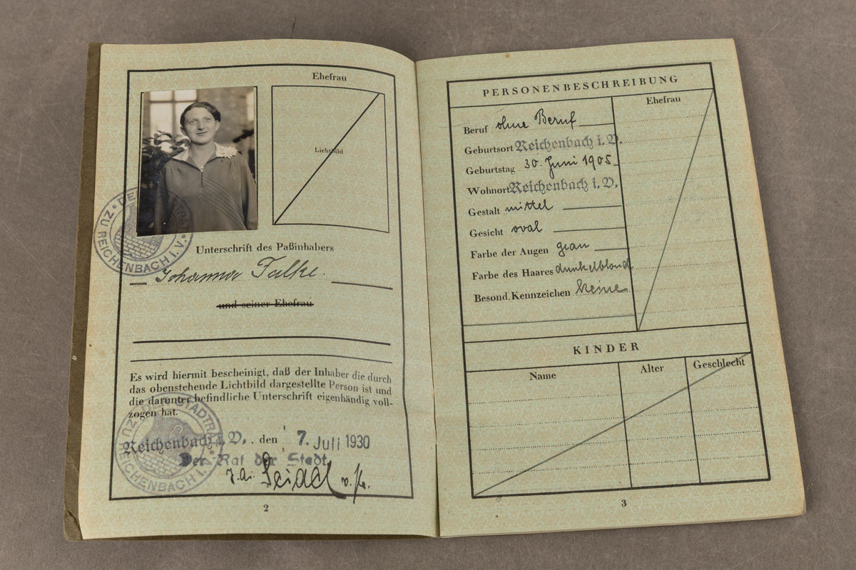WW2 Tysk "Deutsches Reich Reisepass". Original.