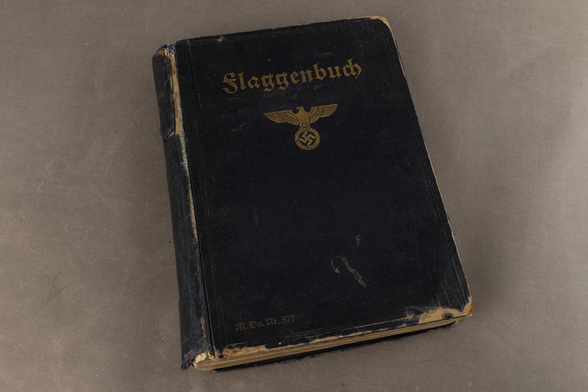 WW2 Tysk Stor Kriegsmarine "Flaggenbuch". Stemplet "Kommando der Marinestation der Nordsee". Sjælden. Original.