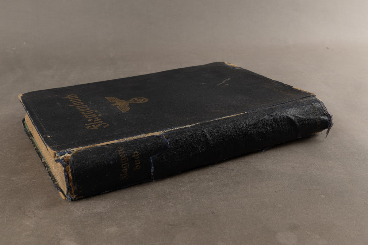 WW2 Tysk Stor Kriegsmarine "Flaggenbuch". Stemplet "Kommando der Marinestation der Nordsee". Sjælden. Original.