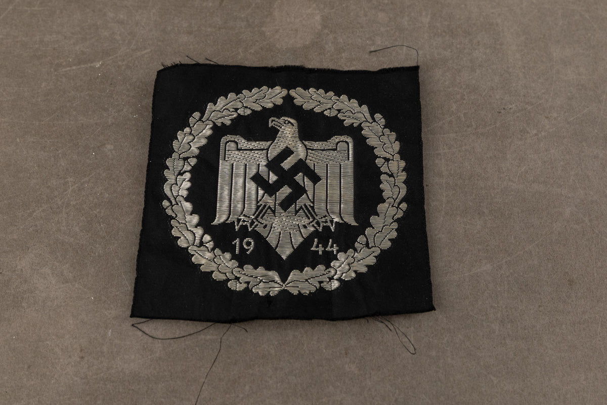 WW2 Tysk NSRL (Nationalsozialistischer Reichsbund für Leibesübungen) Leistungsabzeichen i Sølv. Sjælden. Original.