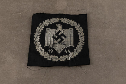 WW2 Tysk NSRL (Nationalsozialistischer Reichsbund für Leibesübungen) Leistungsabzeichen i Sølv. Sjælden. Original.