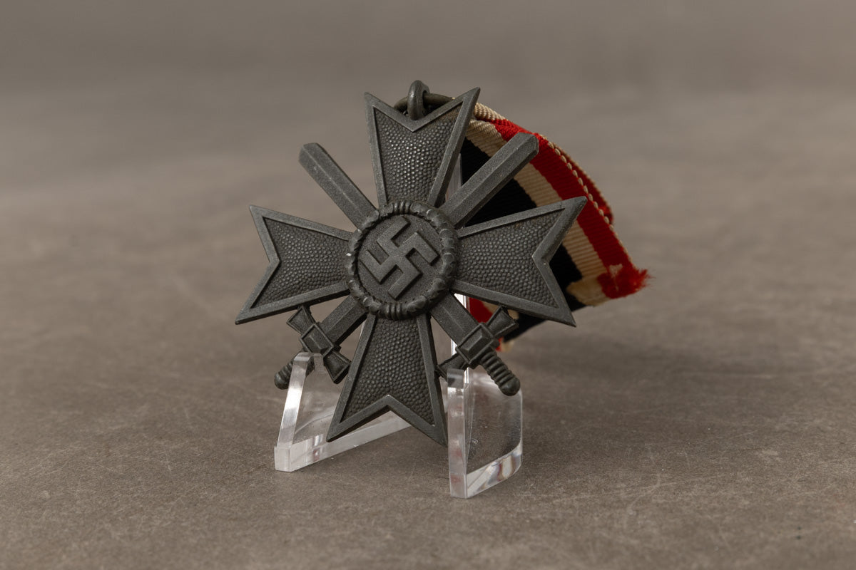 WW2 Tysk KvK m. Sværd. Original.