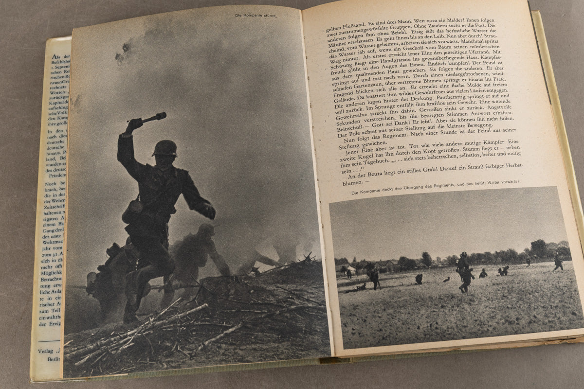 WW2 Tysk "Die Wehrmacht" Bog. Original.