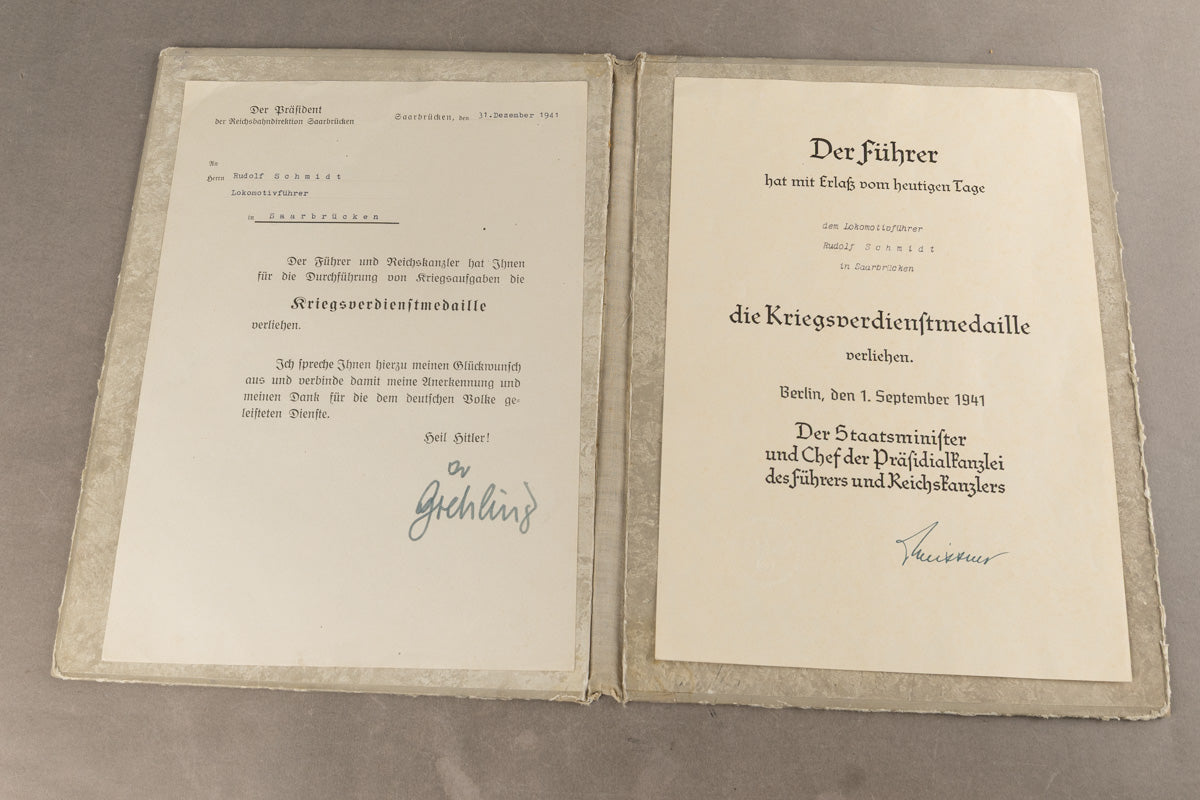 WW2 Tysk Lot. Medalje, urkunder, billeder mv. I omslag. Original.