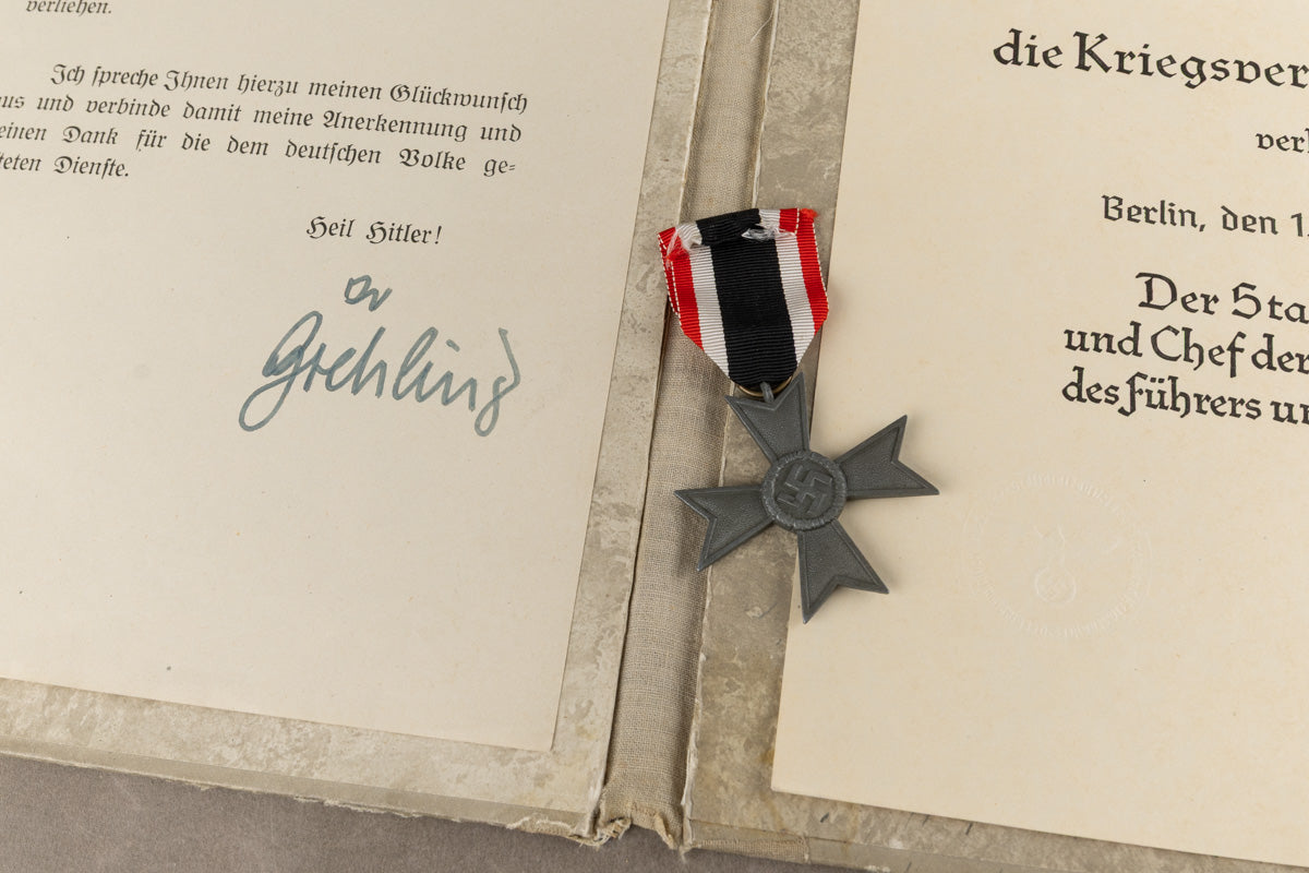 WW2 Tysk Lot. Medalje, urkunder, billeder mv. I omslag. Original.