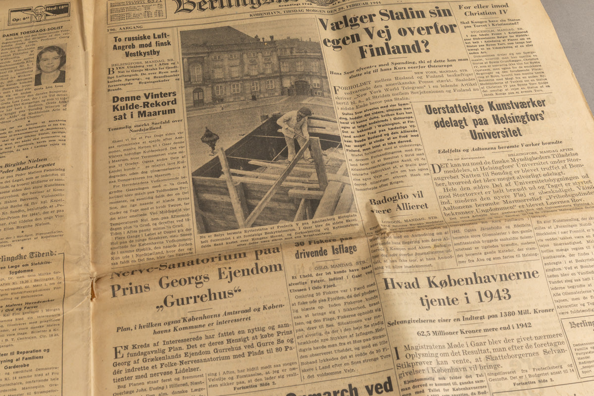 WW2 Dansk Avis med Frikorps Danmark Annonce. Original.